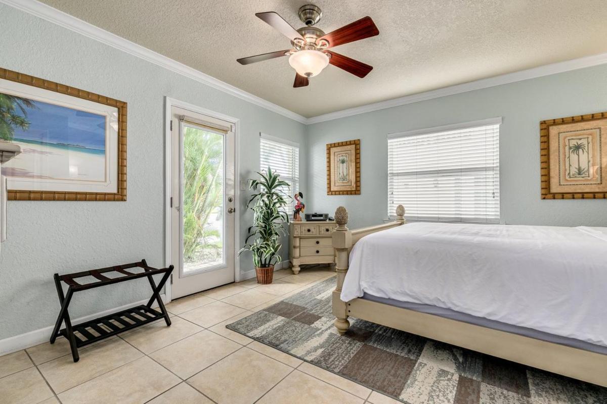 Walkable To Restaurants And Steps To The Beach! - Coconut Villa'S Suite 10 St. Pete Beach Exterior foto