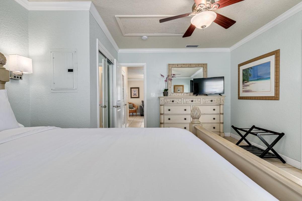 Walkable To Restaurants And Steps To The Beach! - Coconut Villa'S Suite 10 St. Pete Beach Exterior foto